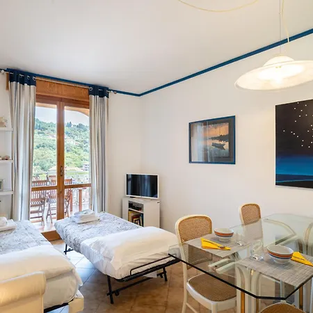 Guesthost - Terrace With Parking & Shared Pool Apartment