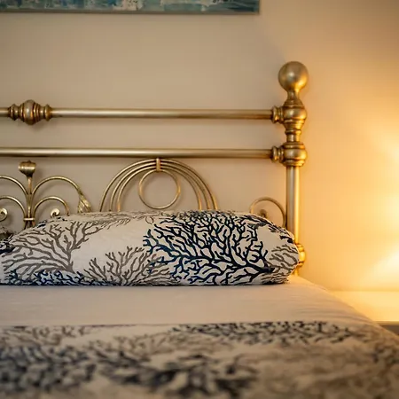 Διαμέρισμα Guesthost - Terrace With Parking & Shared Pool