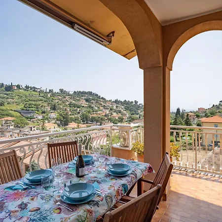 Guesthost - Terrace With Parking & Shared Pool *