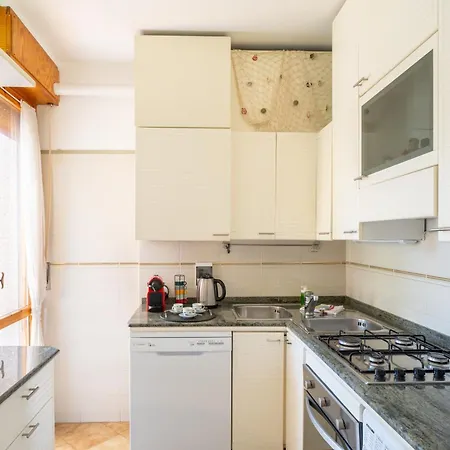 Guesthost - Terrace With Parking & Shared Pool Appartement Bordighera