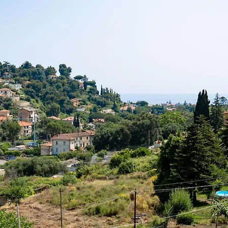 Guesthost - Terrace With Parking & Shared Pool Appartement