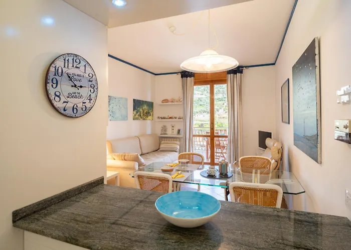 Guesthost - Terrace With Parking & Shared Pool Daire *