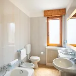 شقة Guesthost - Terrace With Parking & Shared Pool *