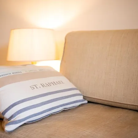 Guesthost - Terrace With Parking & Shared Pool Bordighera