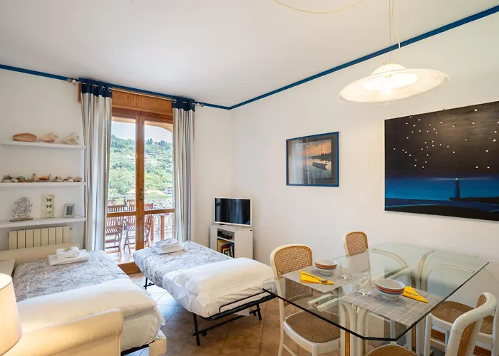 Guesthost - Terrace With Parking & Shared Pool Appartement