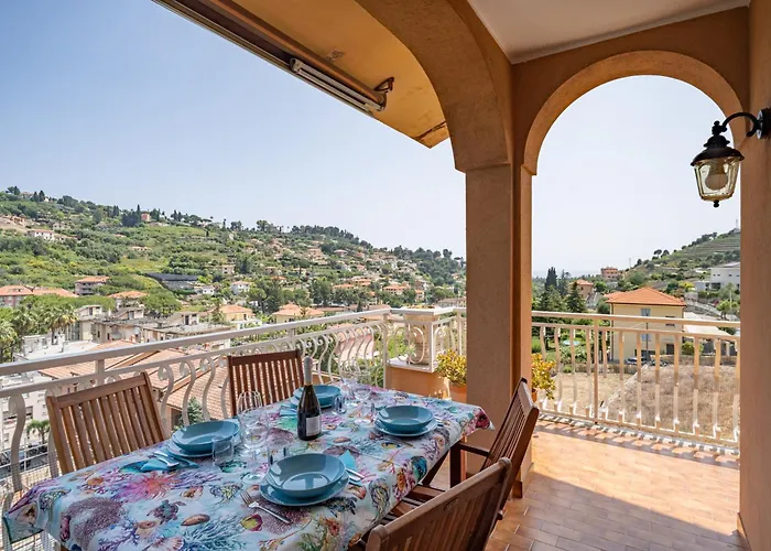 Guesthost - Terrace With Parking & Shared Pool *