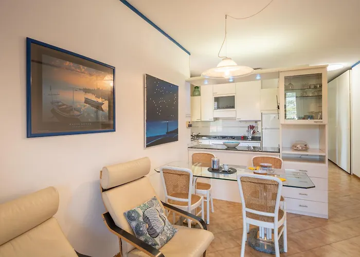 Appartement Guesthost - Terrace With Parking & Shared Pool *