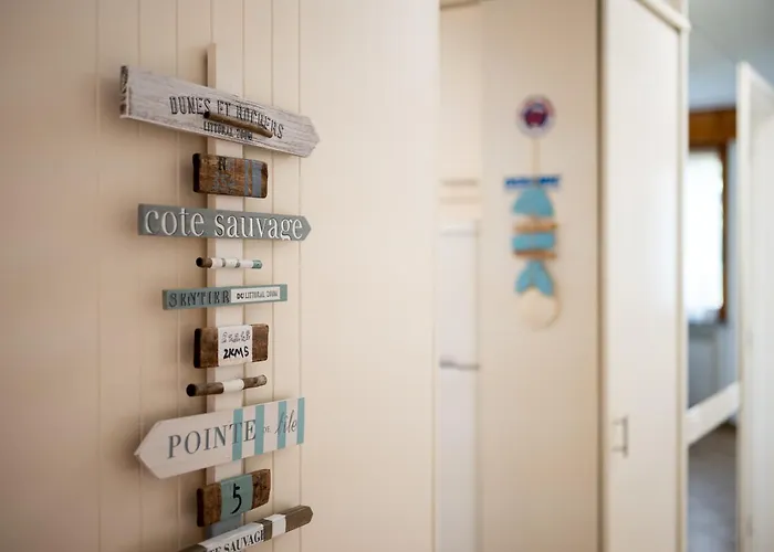 Guesthost - Terrace With Parking & Shared Pool