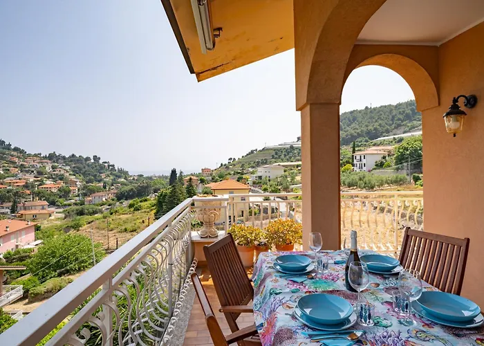 Guesthost - Terrace With Parking & Shared Pool Daire