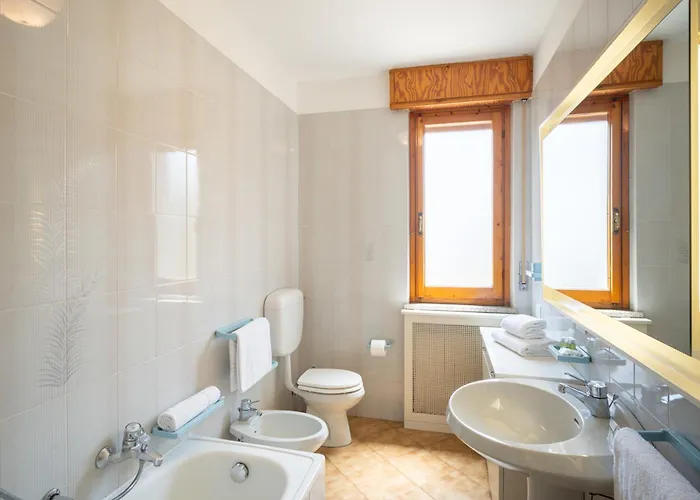 Appartement Guesthost - Terrace With Parking & Shared Pool *