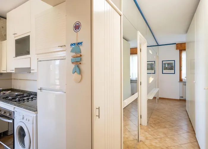 Guesthost - Terrace With Parking & Shared Pool *