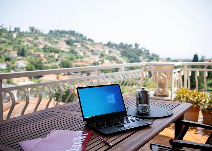 Guesthost - Terrace With Parking & Shared Pool *